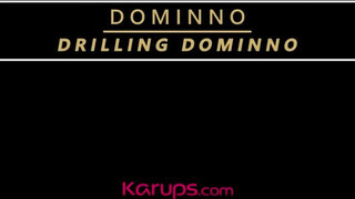 Karups - Dominno a óriási csöcsű milf
