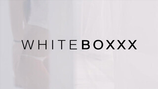 WHITEBOXXX - Eveline Dellai hátsó bejáratba kurelva