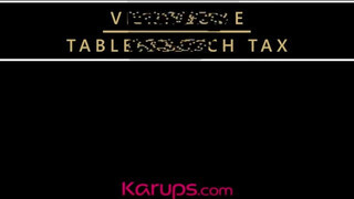 Karups - Vicky Love benyeli a farkat