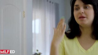 MILFED - Skylar Snow és Savannah Bond édeshármasban hancuroznak
