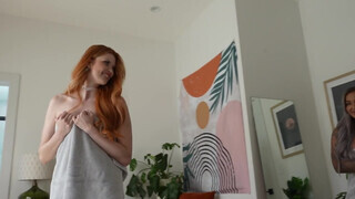 Elly Clutch és Hayley Davies édeshármasban kufirconlak