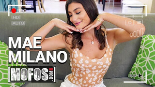 MOFOS - Mae Milano picsája bekúrva gondosan