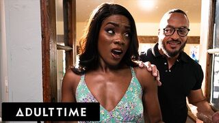 Unatkozó házaspár Ana Foxxx párnán kufircol és megdugja kedvelő férje!