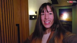 Német tini mostohalány orálozza apuci farkát a zuhanyban