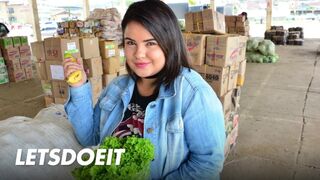 Dagi kolumbiai milf pinája mélyen bekúrva xiomarától