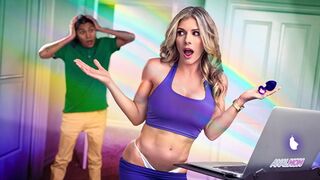 Cory Chase óriási popóját a nevelő fiatal bájdorong megdugja