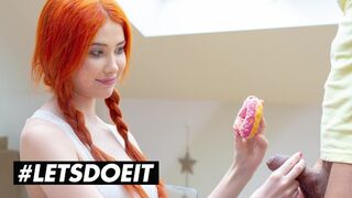 Gisha Forza termetes csöcsű vörös bombe egy fánkot érő durva dugásért