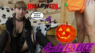 Kicsike boszorkány megidézi a óriási dárdát és keményen megbasszák, hogy beleélvezzen a puncijába - halloween 2020