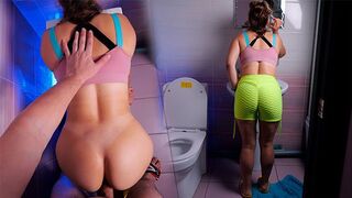Kéjnő tökéletes seggel gyengéden megbasszák a wc-ben!