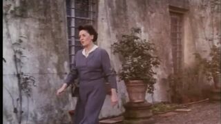 L'Ereditiera negyedik részében Anita Rinaldi gigászi dárdát szop retro stílusban
