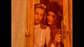 Gigászi csöcsű csajok könyörtelenül cidázzák és lovagolják a vastag farkakat retro válogatásban