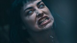 Bájos Kék Hajú Punk Nőci Átváltozása - Jewelz Blu a Parasited Csatornán Vadul Mag Numb-bal